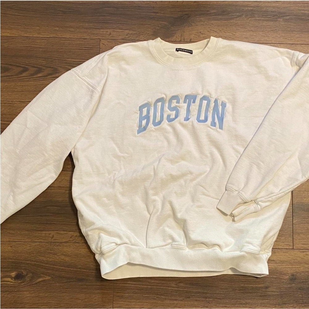 Brandy Melville Boston Graphic Crewneck Sweatshirt - White/Light Blue